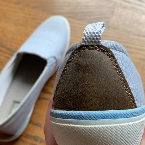 Eddie Bauer Light Blue Flats - Picture 3 of 6